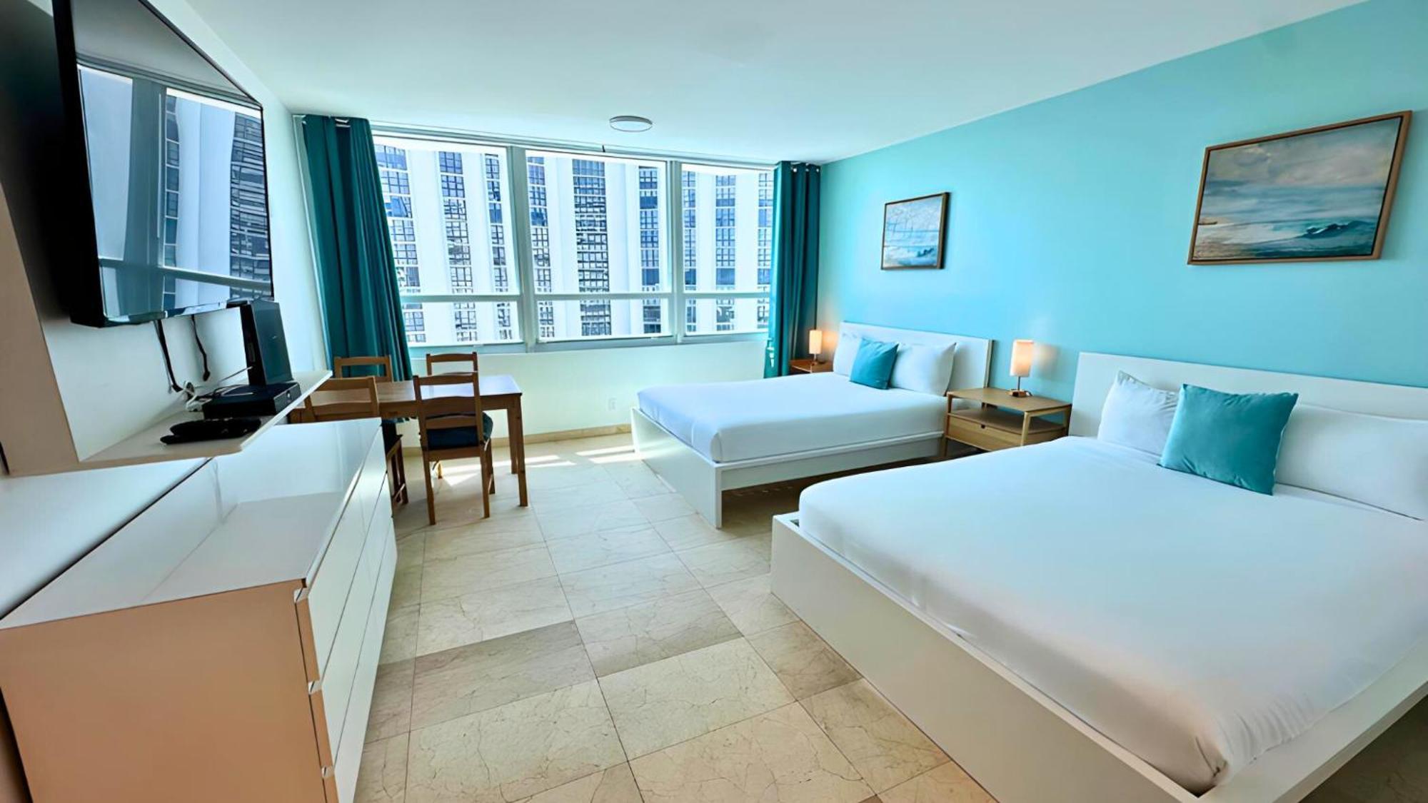 Seastays Apartahotel